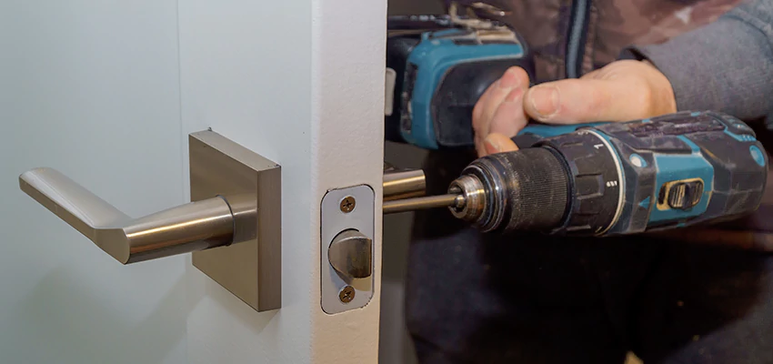 Broken Door Handle Lock Repair in Rancho Palos Verdes, California